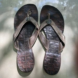 Tory Burch Thora sandals size 10 needs repair but awesome shoes